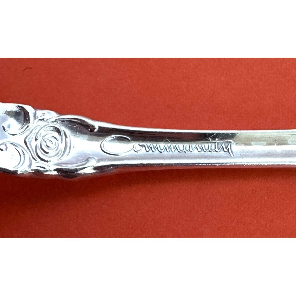 Oneida Silverplate ROYAL GRANDEUR Oval Soup Spoon (2) Community Art Deco Pierced - Picture 10 of 10